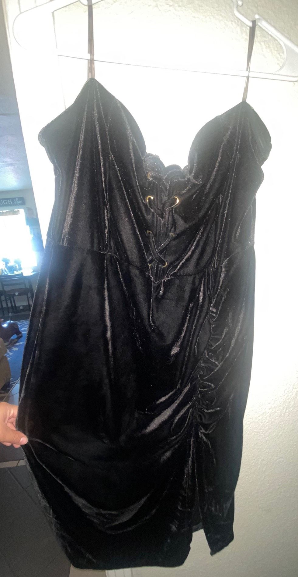Plus Size 18 Black Side Slit Dress on Queenly