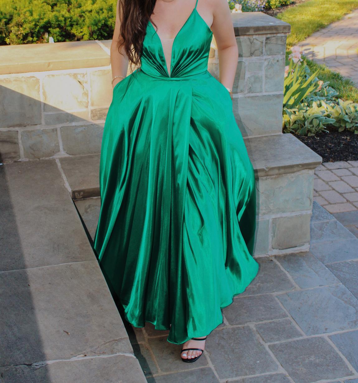 Betsy and Adam Size 4 Satin Emerald Green Side Slit Dress on Queenly