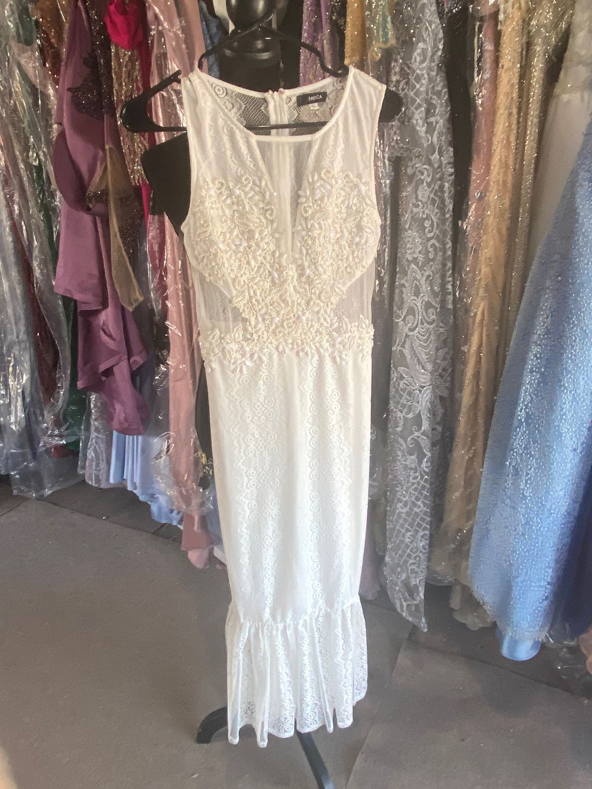 Size 8 White Cocktail Dress on Queenly