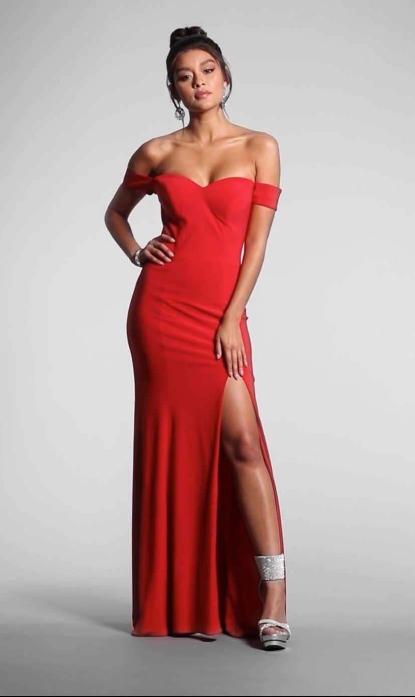 Dave and Johnny Size 2 Pageant Red Floor Length Maxi on Queenly