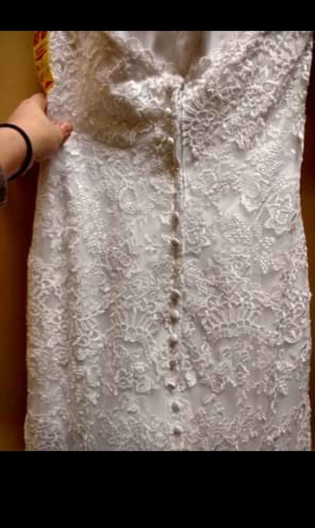 Size 6 Plunge Lace White Mermaid Dress on Queenly