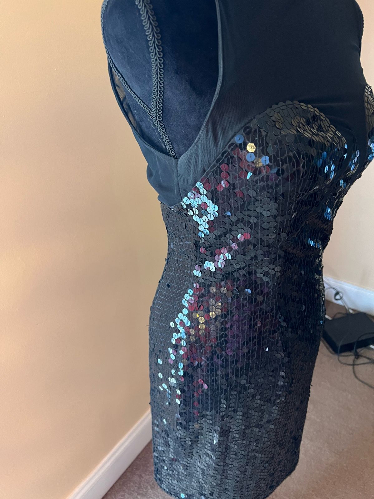 Size 8 Homecoming Sequined Black Cocktail Dress on Queenly