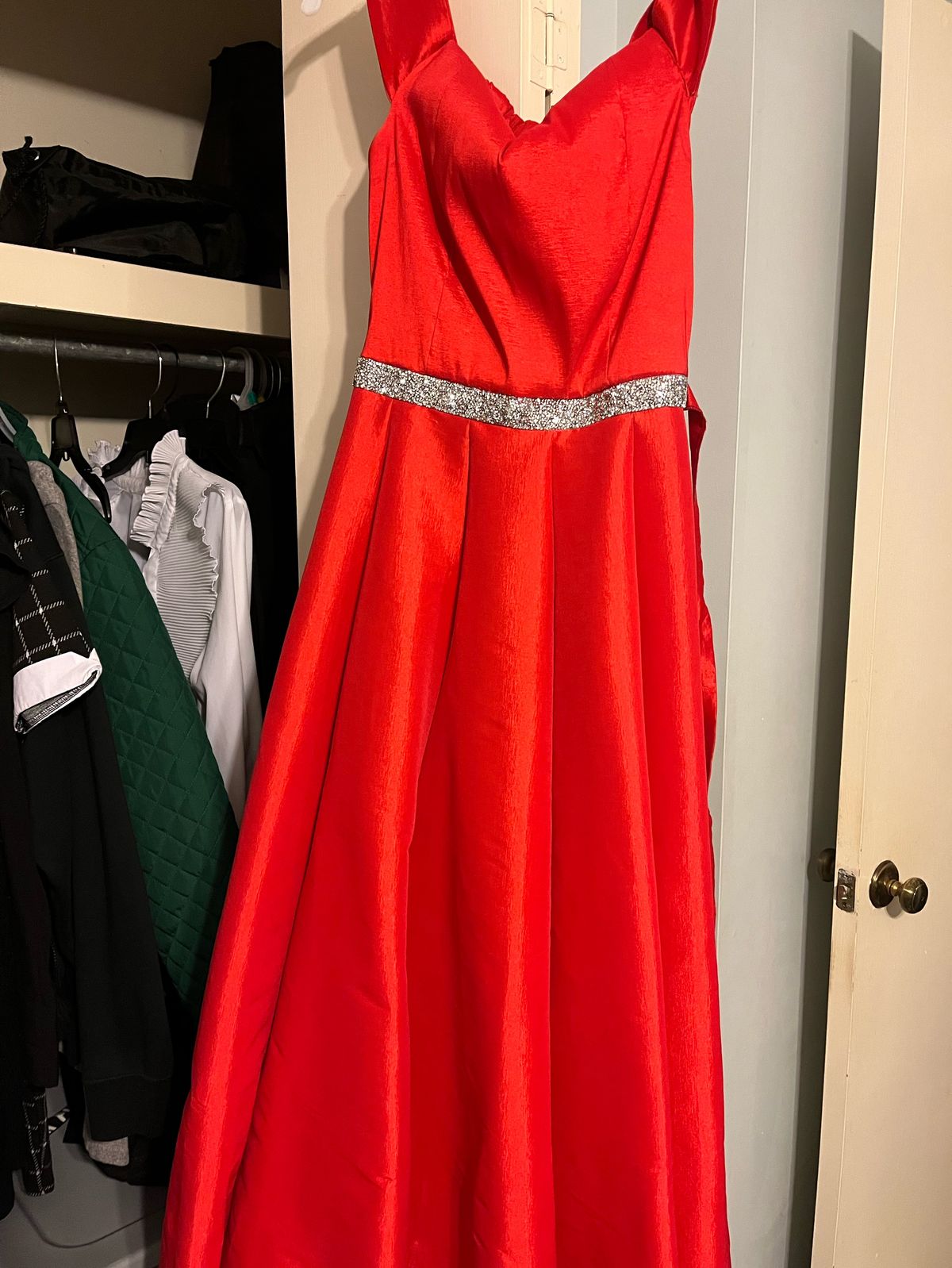 Size 2 Off The Shoulder Red Ball Gown on Queenly
