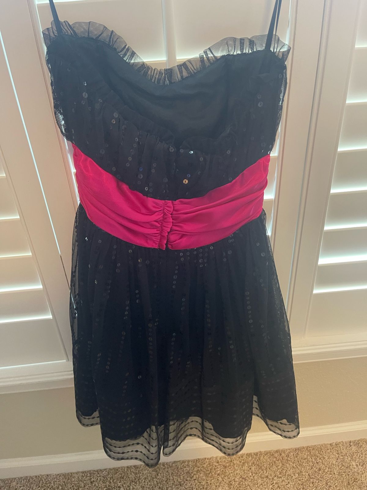 Size 4 Homecoming Strapless Lace Hot Pink Cocktail Dress on Queenly