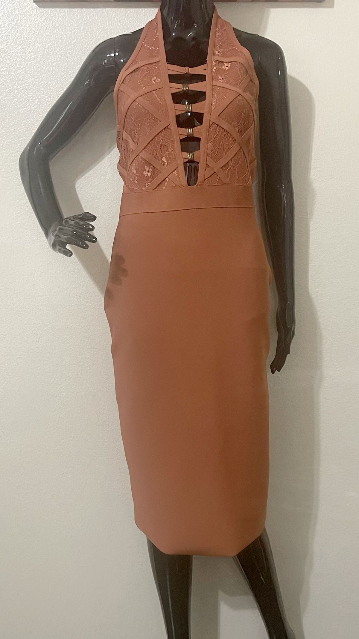 Size 12 Nude Cocktail Dress on Queenly