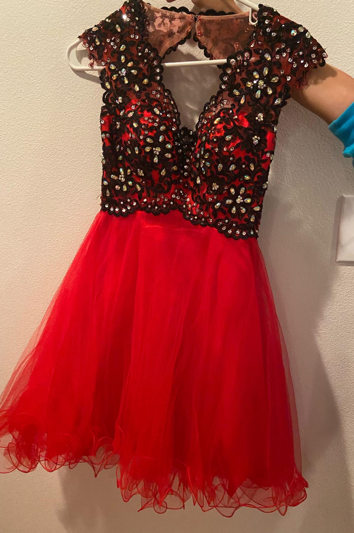 Size 0 Lace Red Cocktail Dress on Queenly