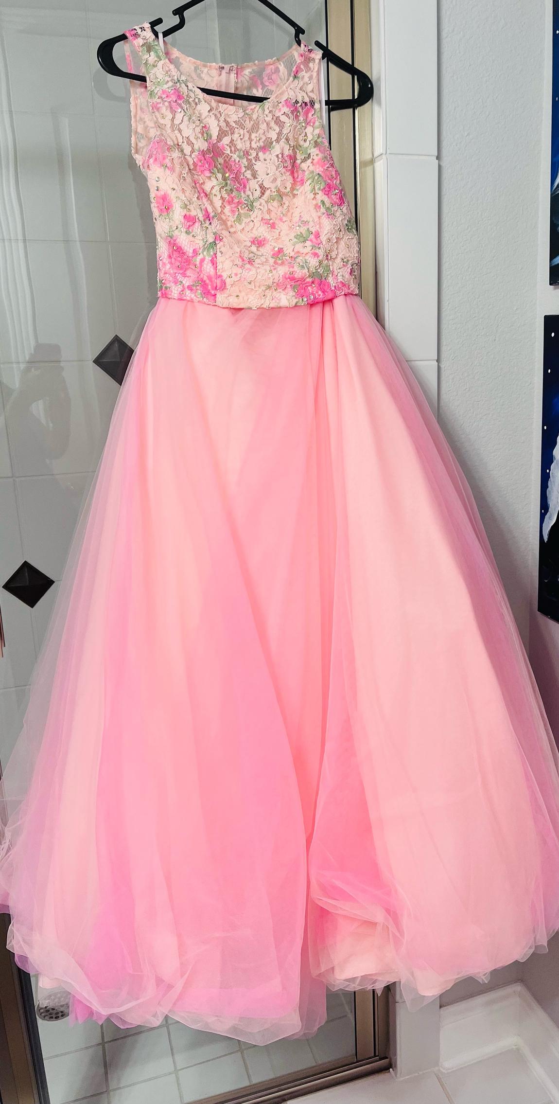 Size 8 Prom Lace Light Pink Ball Gown on Queenly
