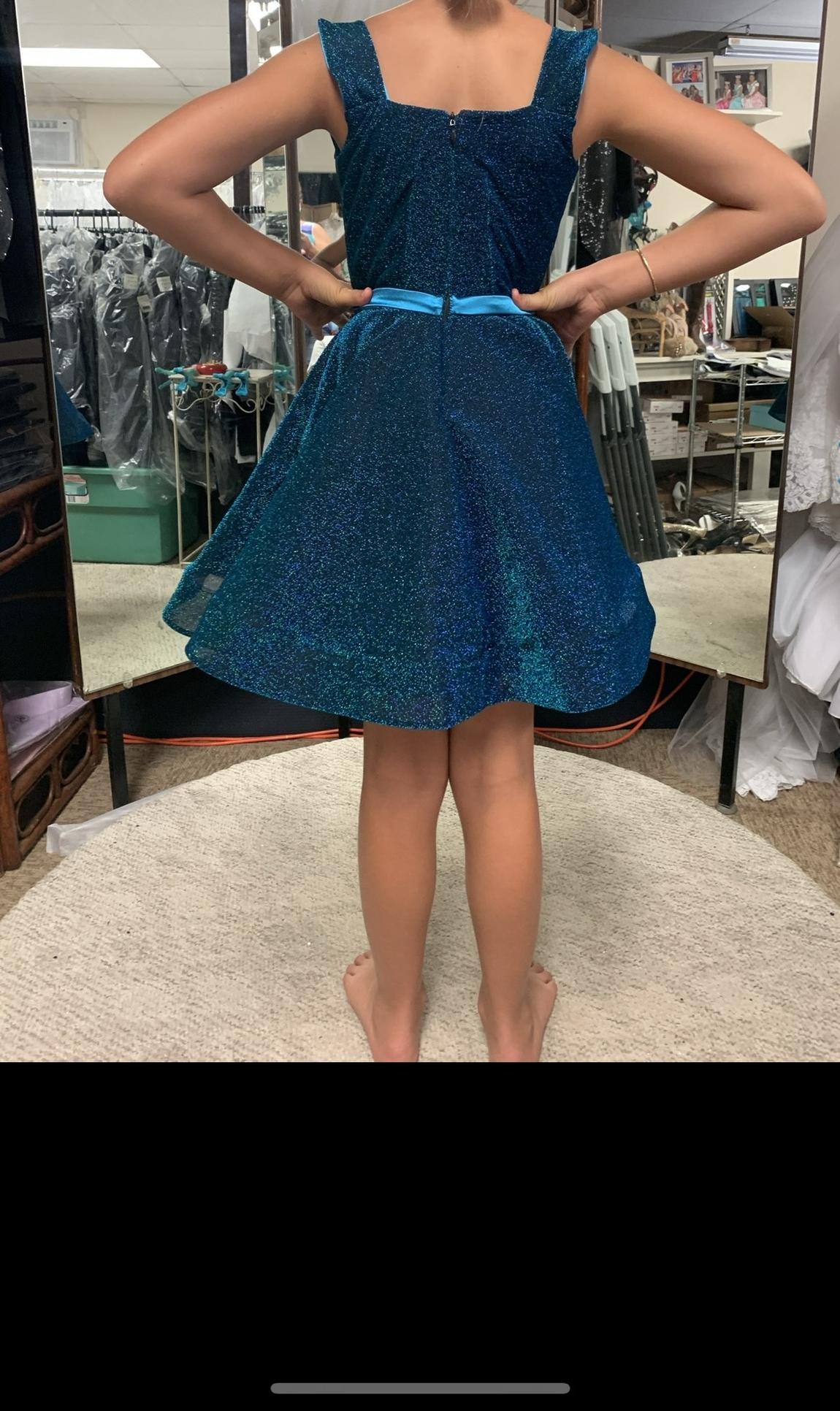 Girls Size 6 Blue A-line Dress on Queenly