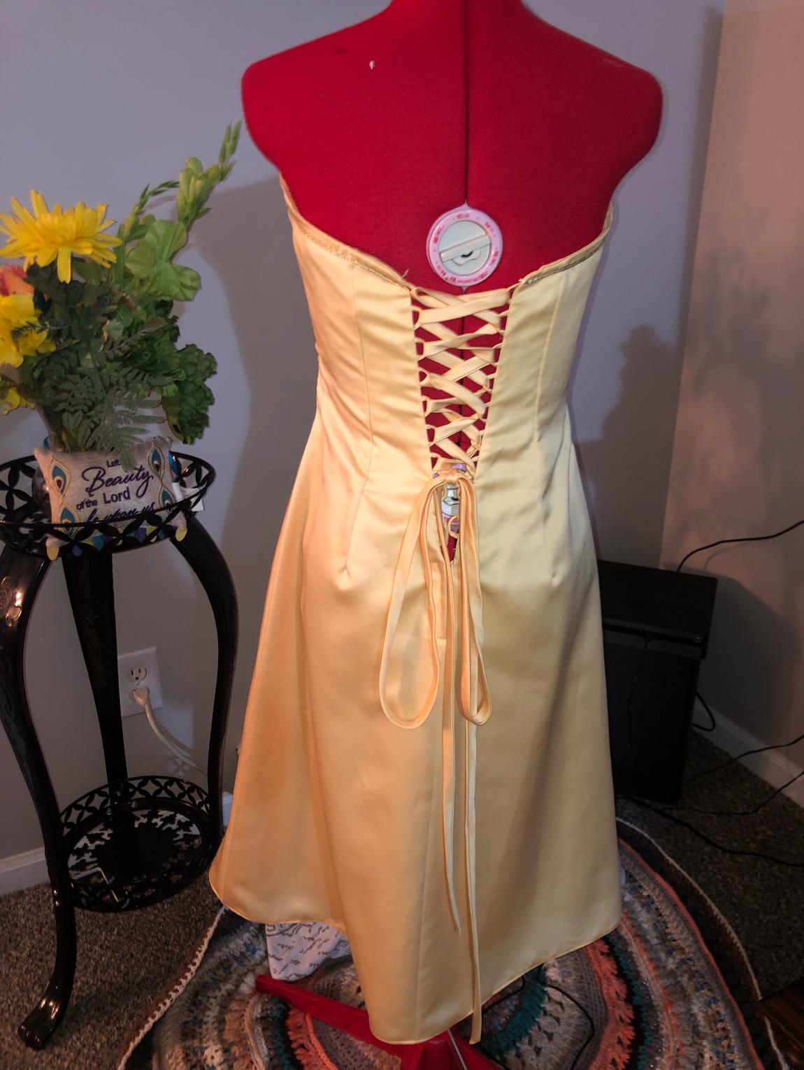 Alfred Angelo Size 8 Yellow Cocktail Dress on Queenly