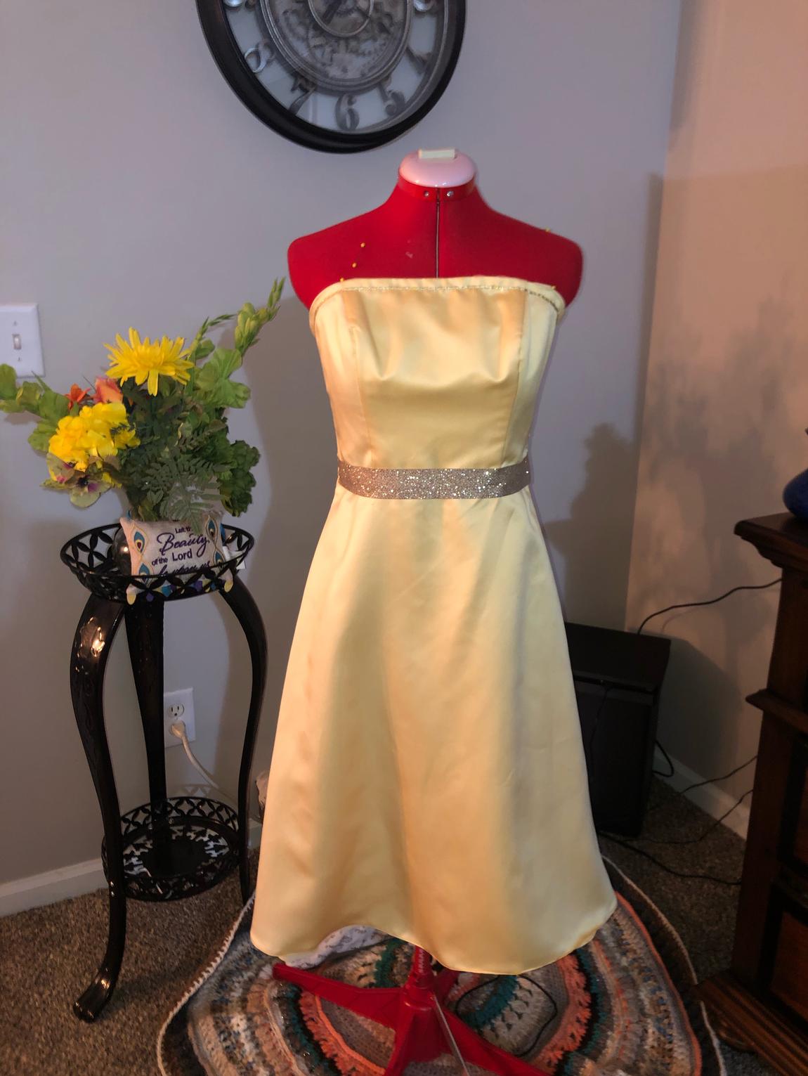 Alfred Angelo Size 8 Yellow Cocktail Dress on Queenly