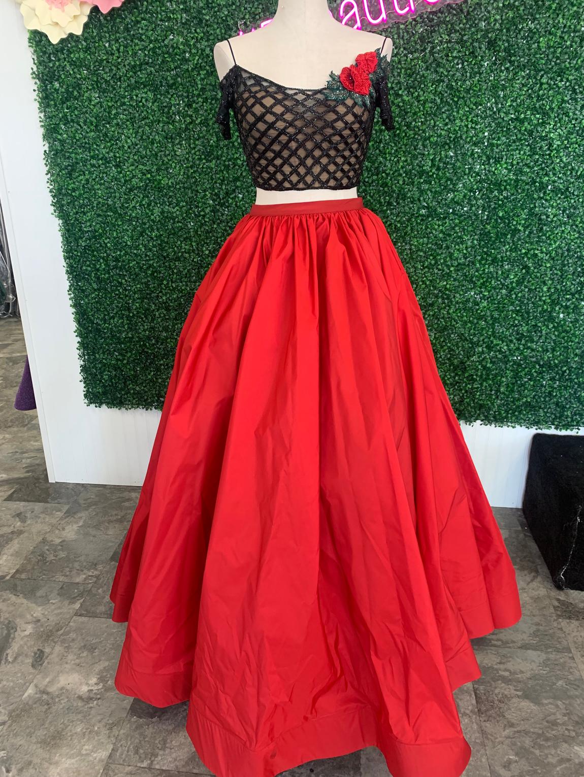 Tarik Ediz Size 4 Prom Red Ball Gown on Queenly