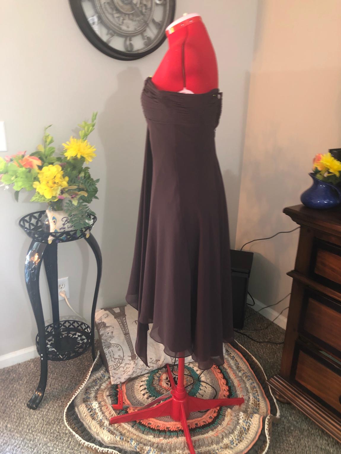 David's Bridal Size 2 Gold Cocktail Dress on Queenly