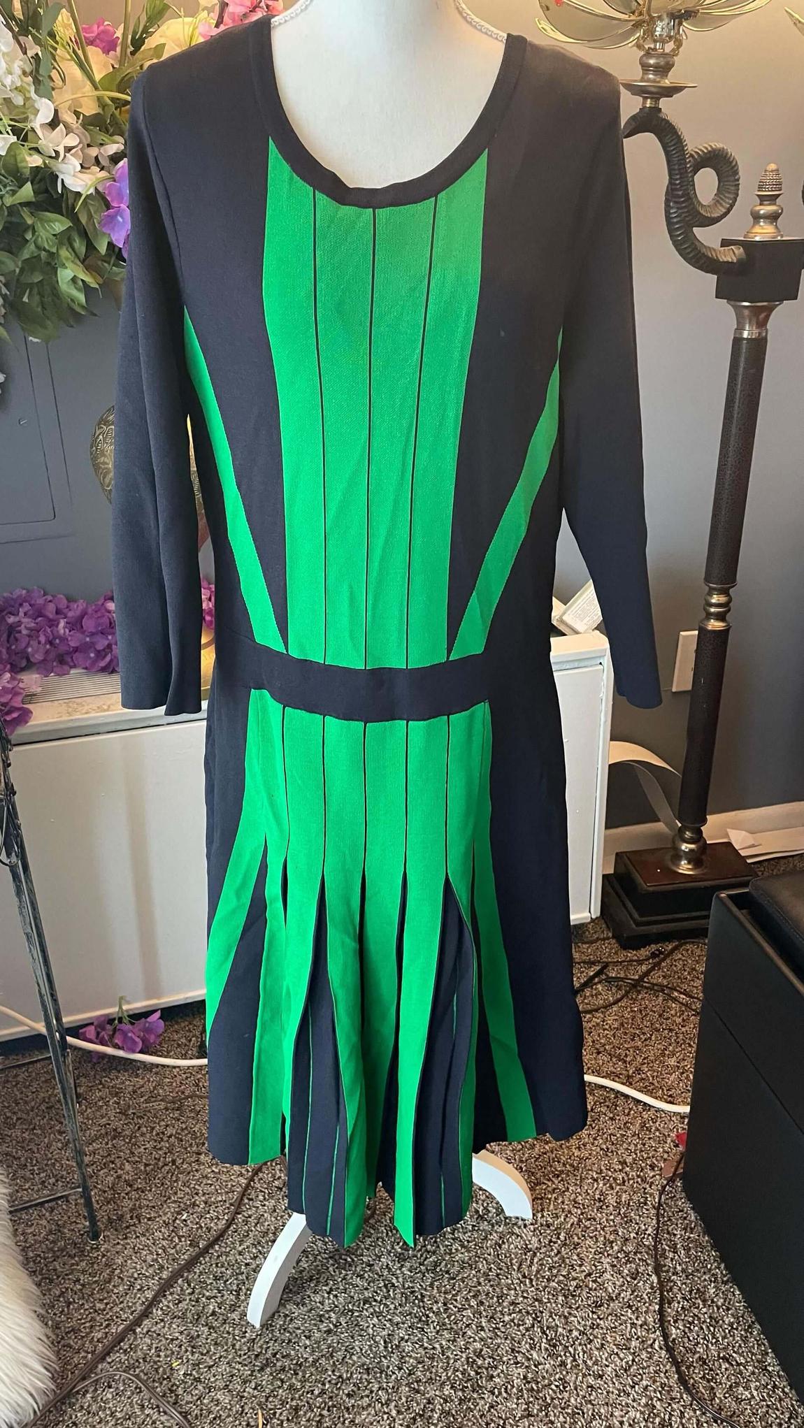 Michael Kors Size 14 Green A-line Dress on Queenly