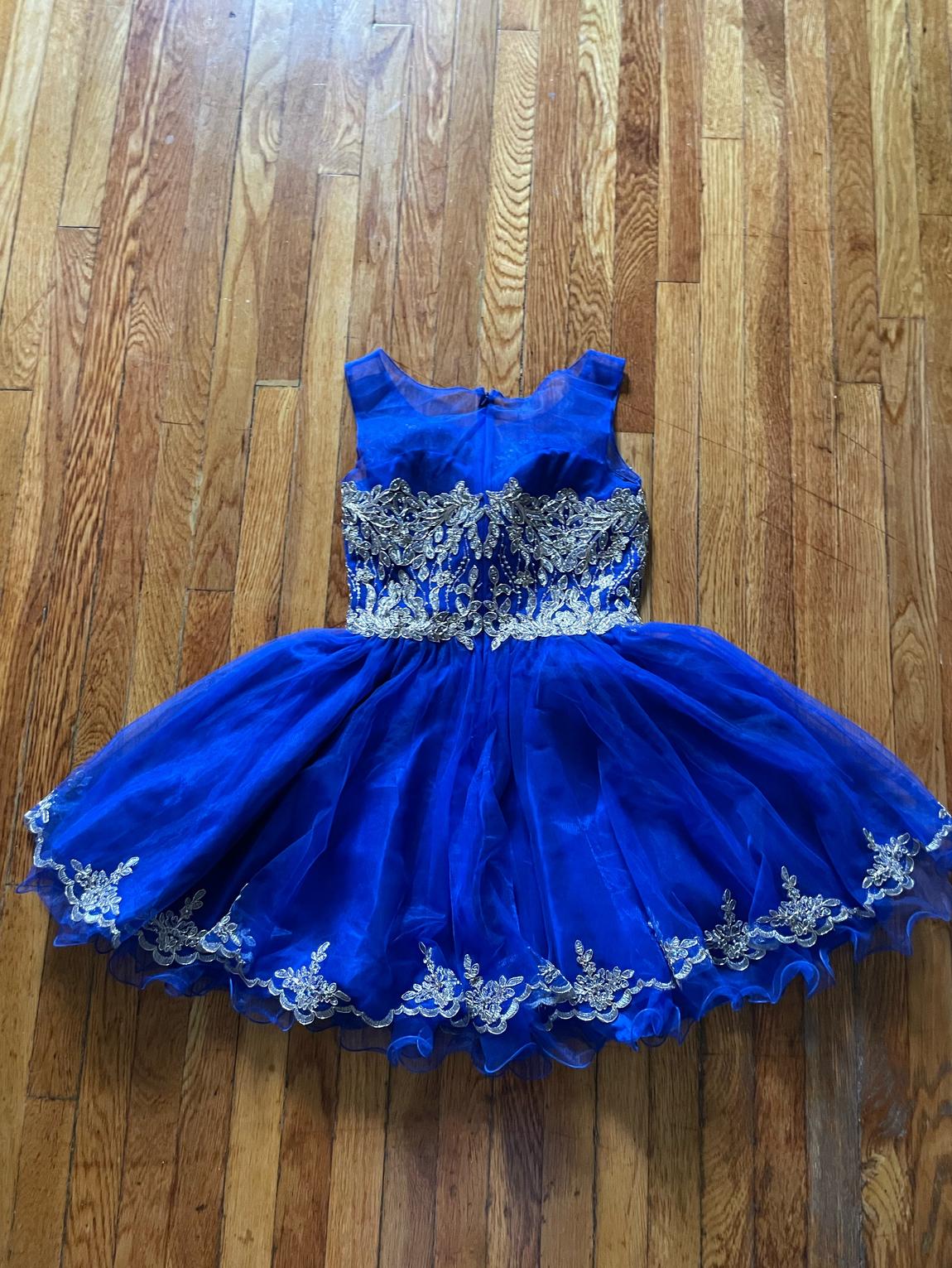 Size 8 Prom Sequined Blue Cocktail Dress on Queenly