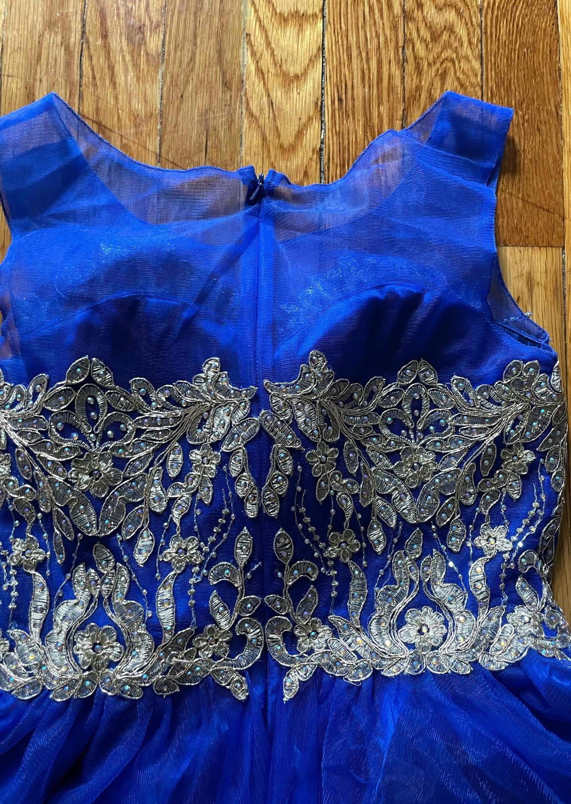 Size 8 Prom Sequined Blue Cocktail Dress on Queenly