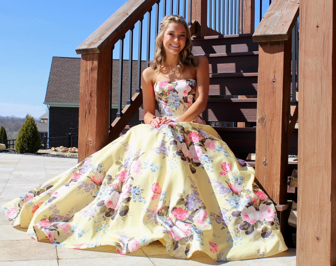 Sherri Hill Size 4 Prom Strapless Satin Yellow Ball Gown on Queenly