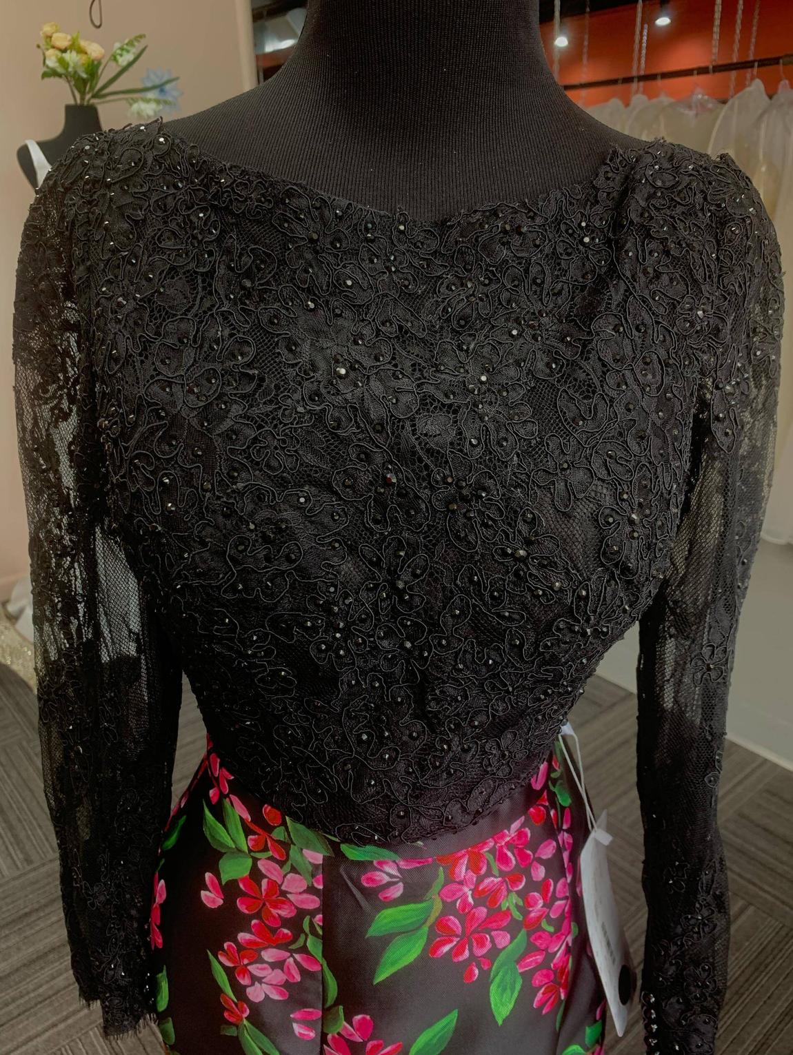 Ellie Wilde Size 4 Prom Long Sleeve Floral Black Mermaid Dress on Queenly