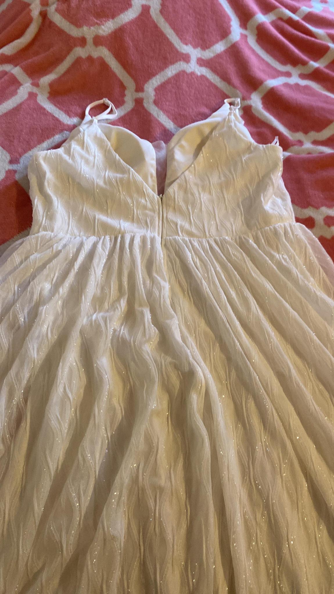 Plus Size 18 White A-line Dress on Queenly