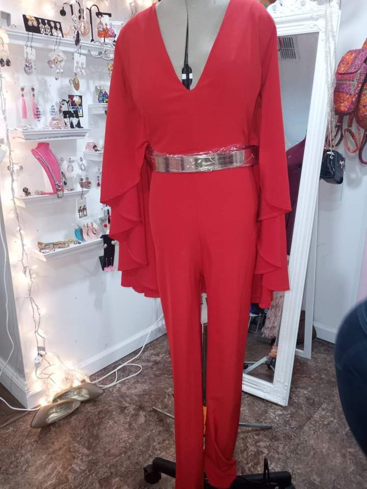 MNM Couture Jumpsuit  Size 6 Red Formal Jumpsuit on Queenly