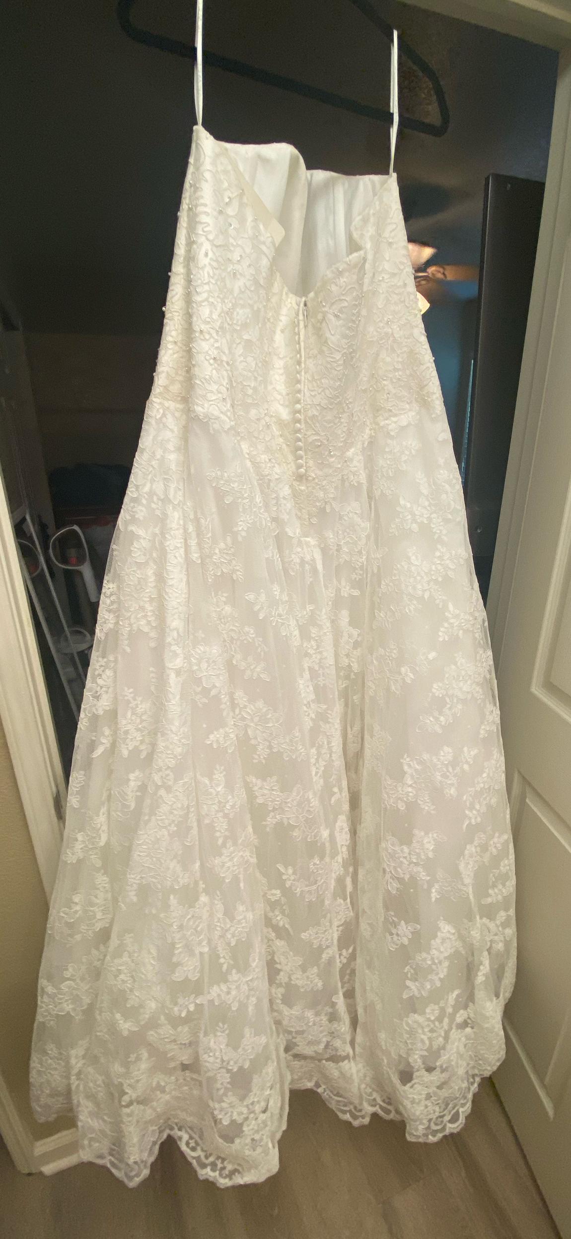 Jewel by David’s bridal Plus Size 22 White Ball Gown on Queenly