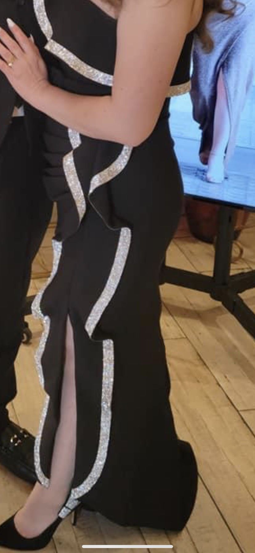 Size 2 Prom One Shoulder Sequined Black Side Slit Dress on Queenly
