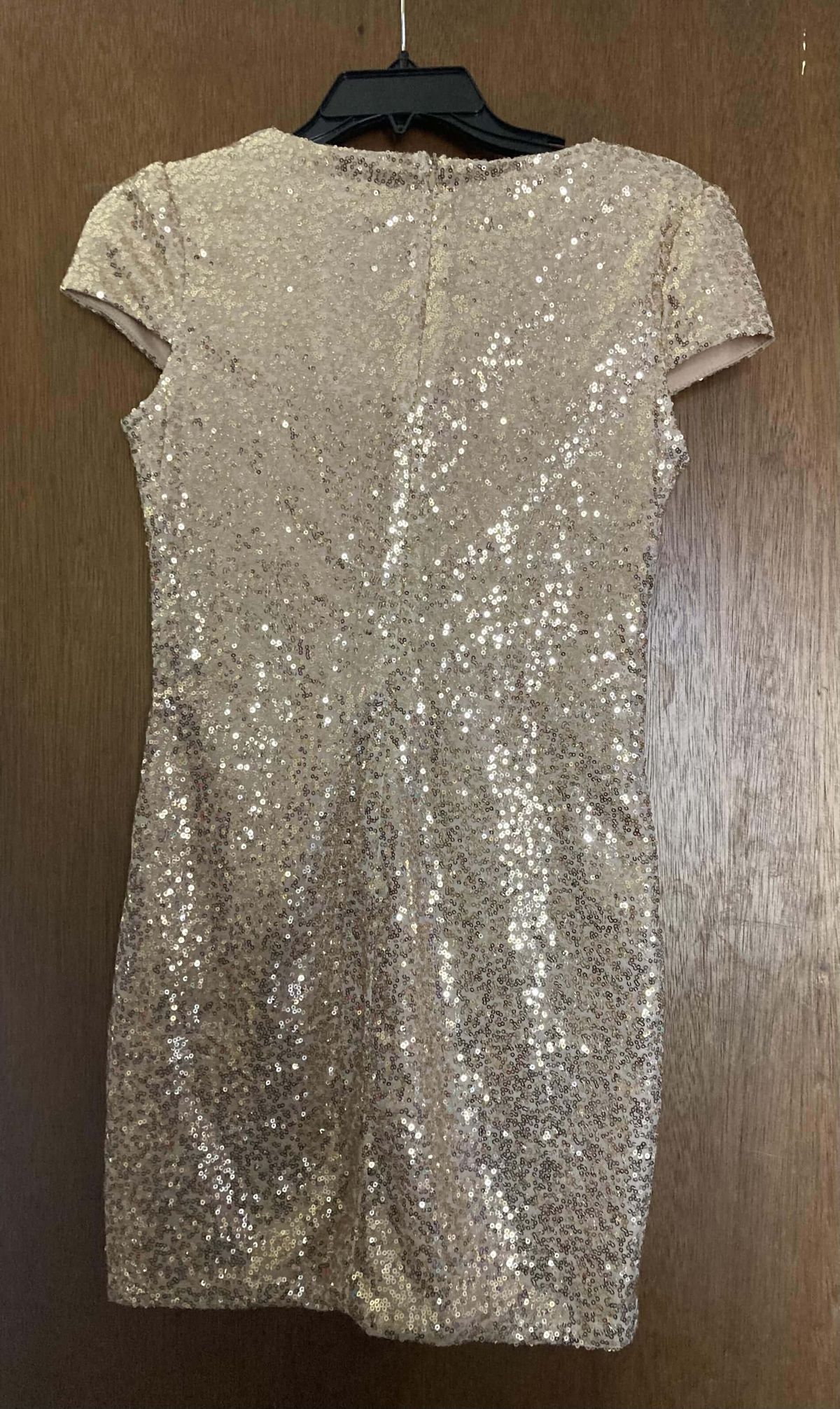 Piao Liang Fu Shi Size 2 Sequined Gold Cocktail Dress on Queenly