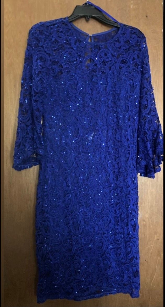 Size 12 Lace Blue Cocktail Dress on Queenly