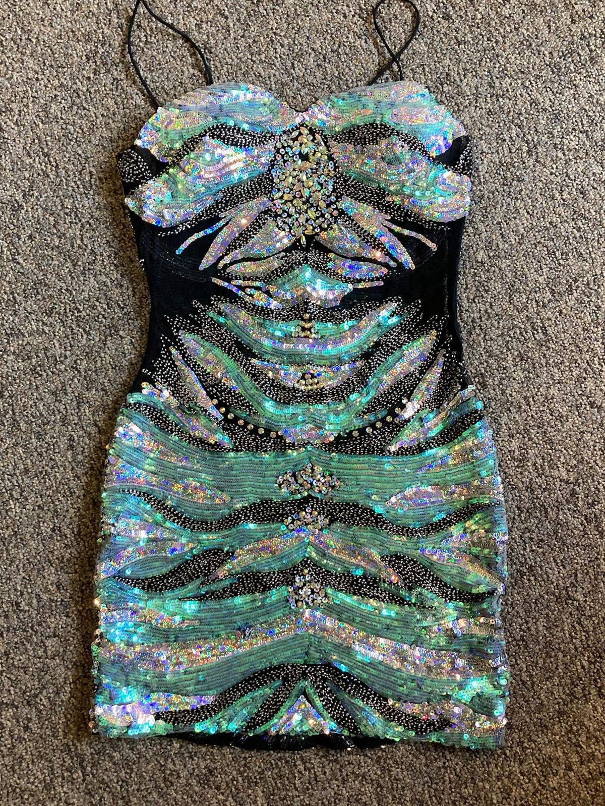 Size 6 Sequined Blue Cocktail Dress on Queenly