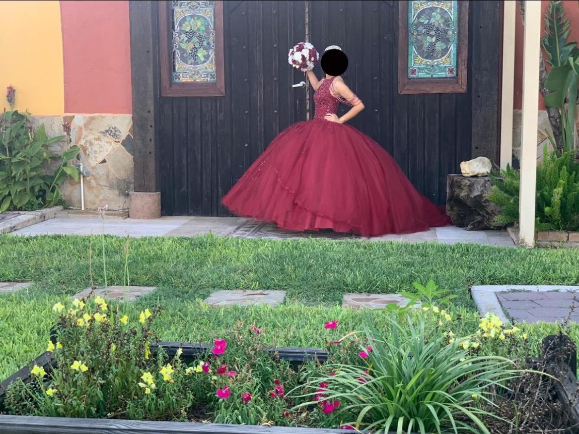 Size 4 Red Ball Gown on Queenly