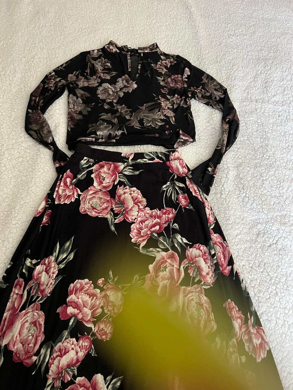 Size 4 Floral Multicolor A-line Dress on Queenly