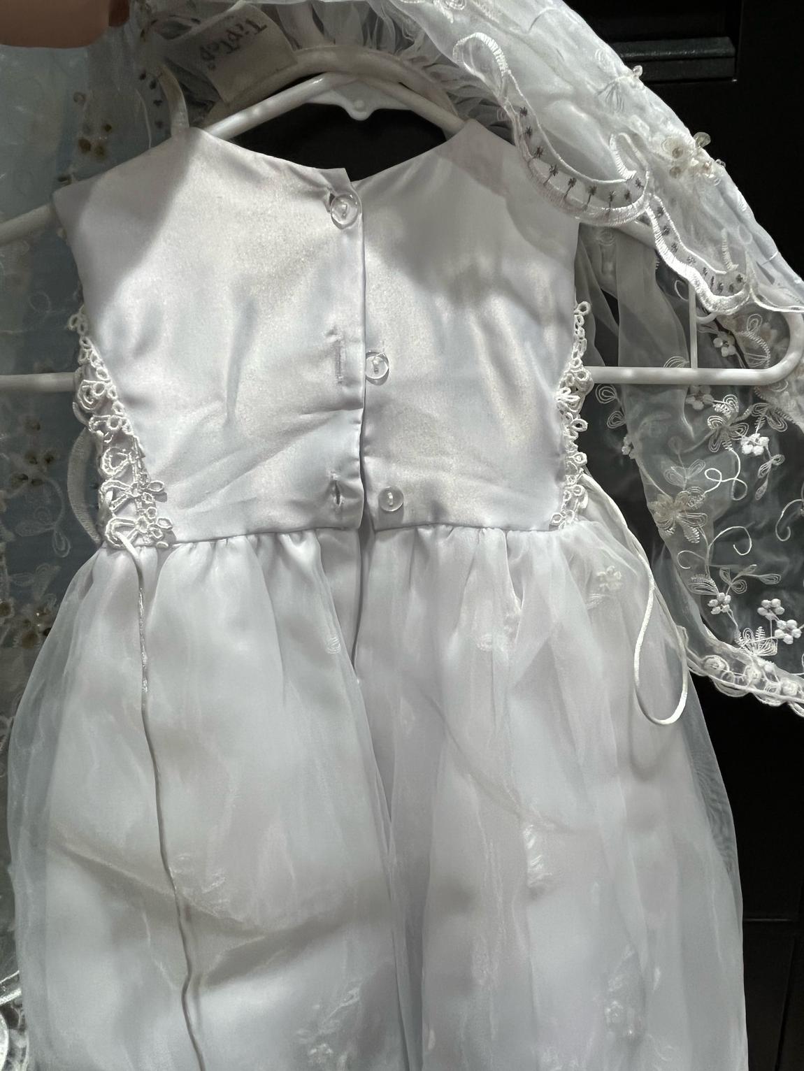 Tip Top Size 0 White Ball Gown on Queenly