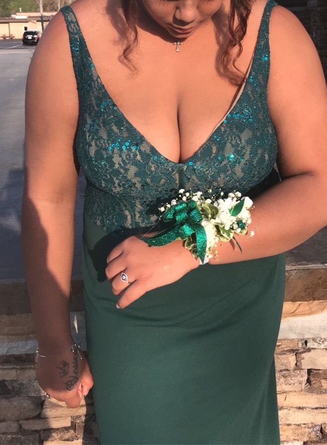 Plus Size 16 Green Mermaid Dress on Queenly