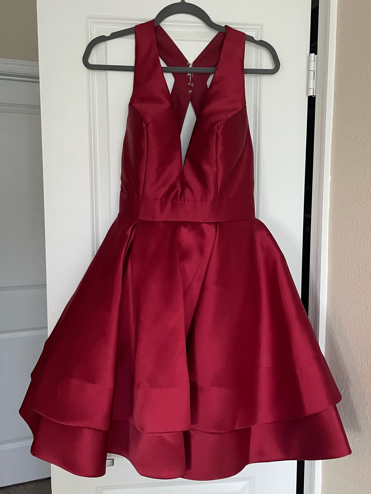 Jovani Size 8 Homecoming Plunge Red Cocktail Dress on Queenly