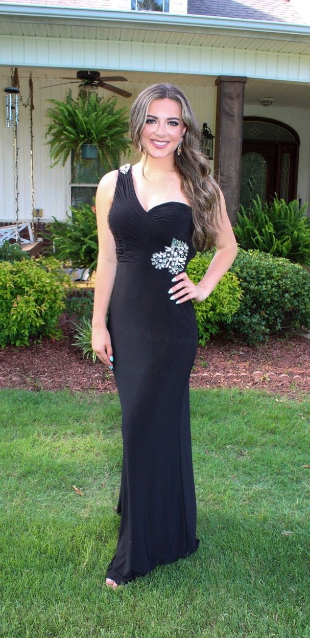 Size 4 Prom One Shoulder Sequined Black Floor Length Maxi on Queenly
