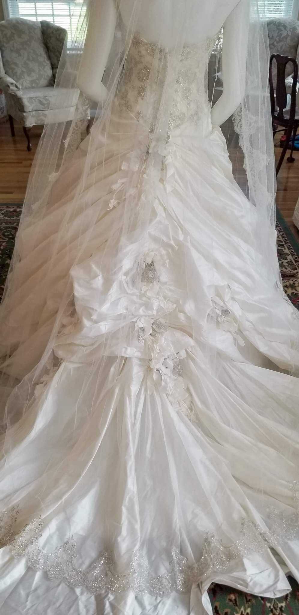 Style Dauphine Ian Stuart Size 4 Wedding Strapless Lace White Ball Gown on Queenly