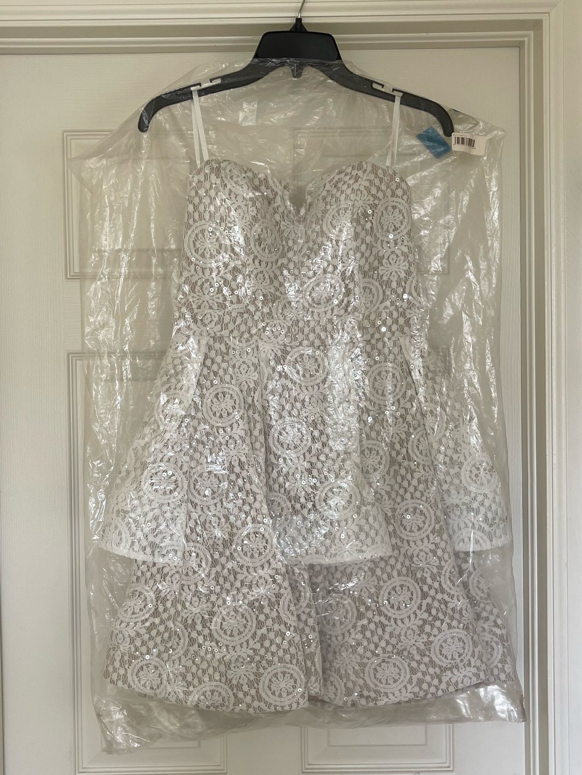Sequin Hearts Girls Size 8 Lace White Cocktail Dress on Queenly