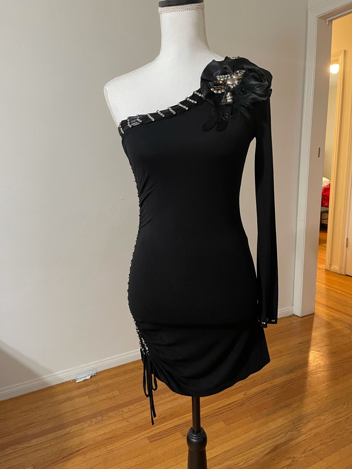 Size 6 Black A-line Dress on Queenly