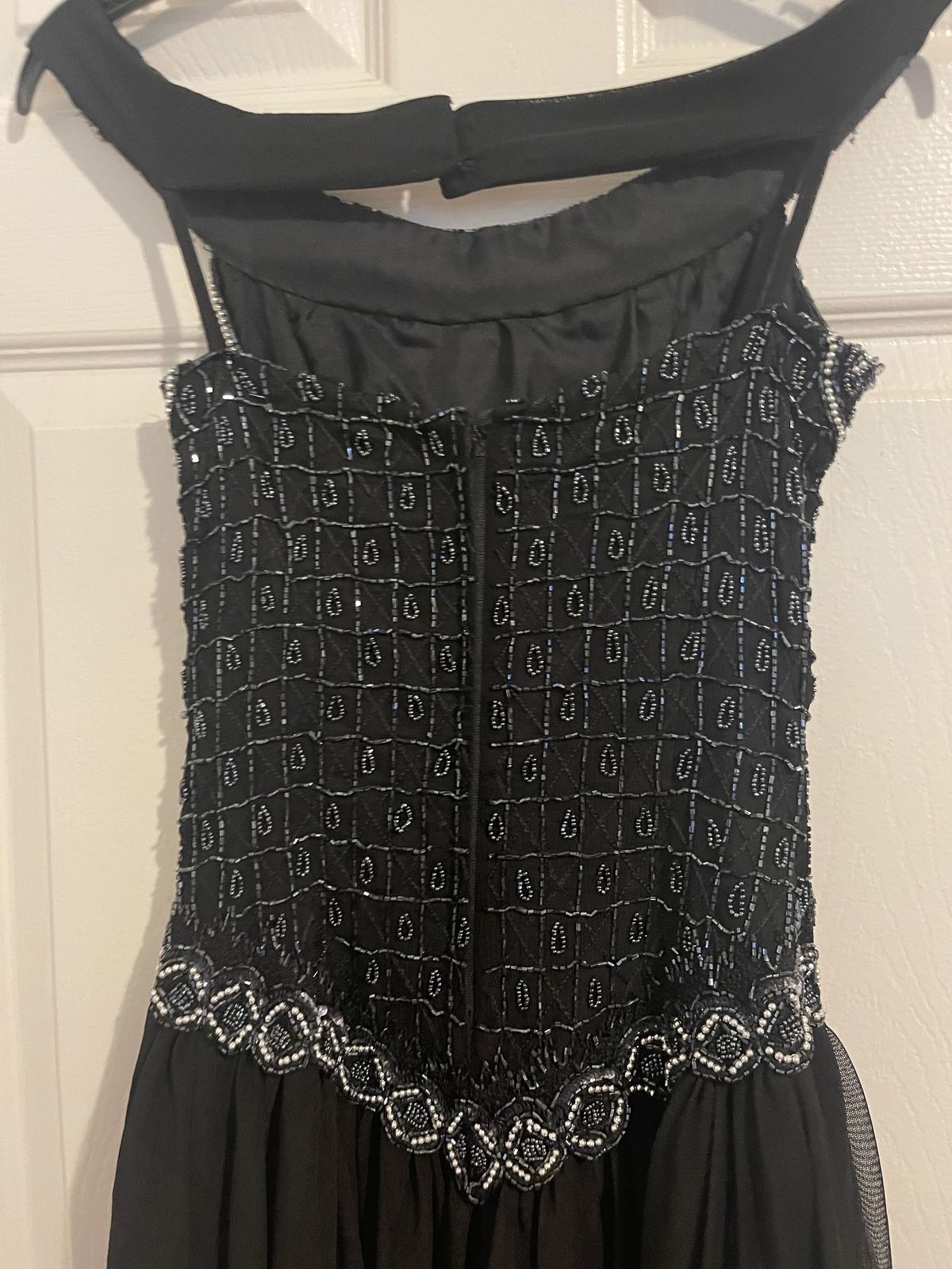 Size 0 Sequined Black A-line Dress on Queenly