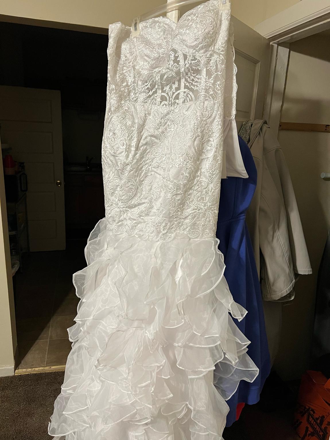 Size 14 Wedding White Mermaid Dress on Queenly