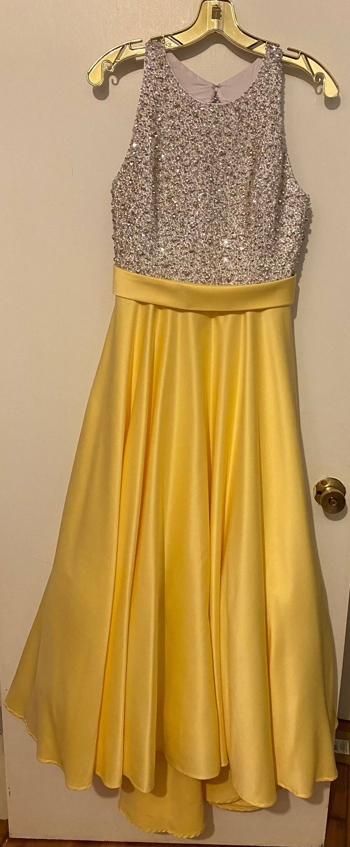 Size 4 Prom Yellow A-line Dress on Queenly