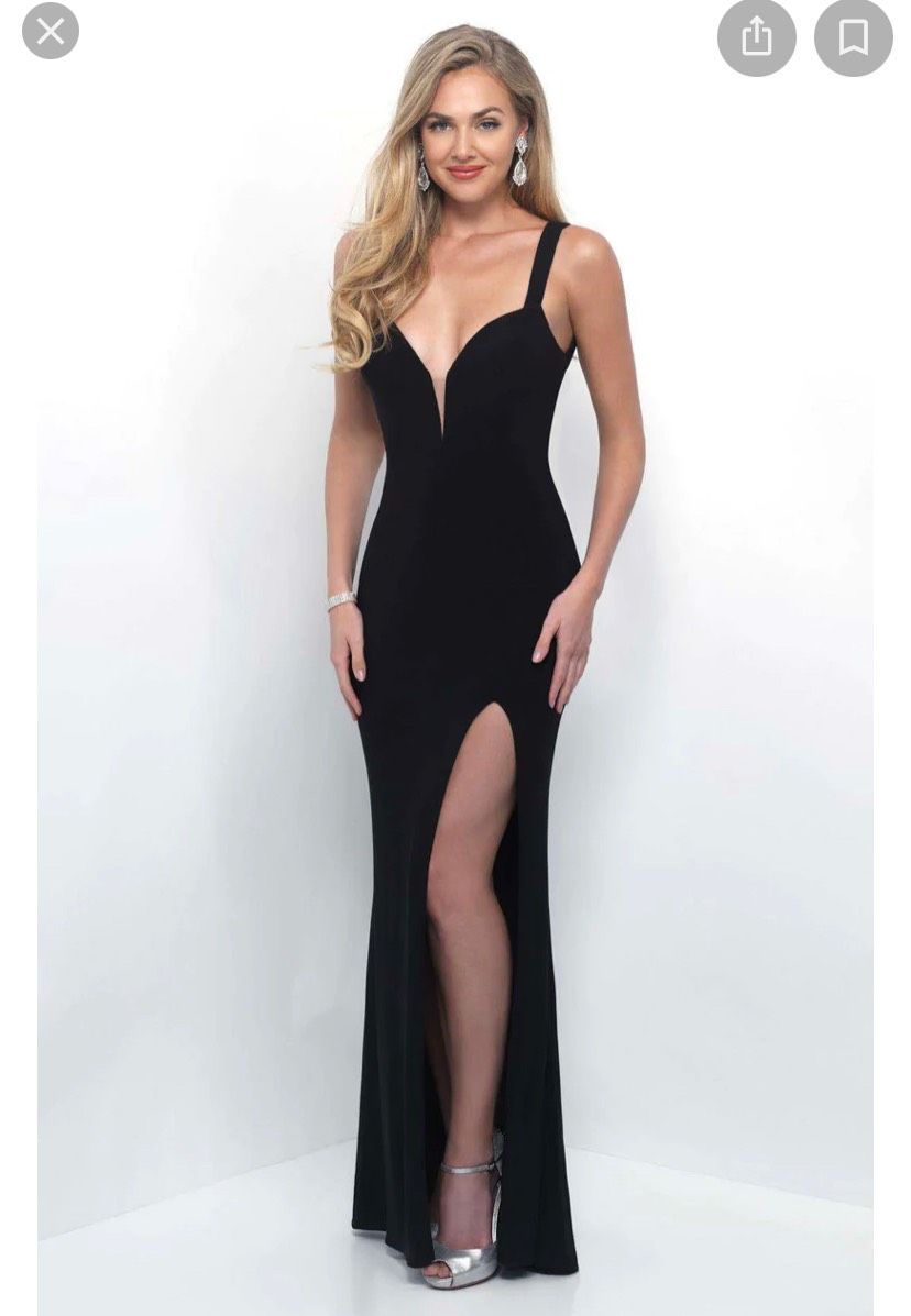Blush Prom Size 0 Black Side Slit Dress on Queenly