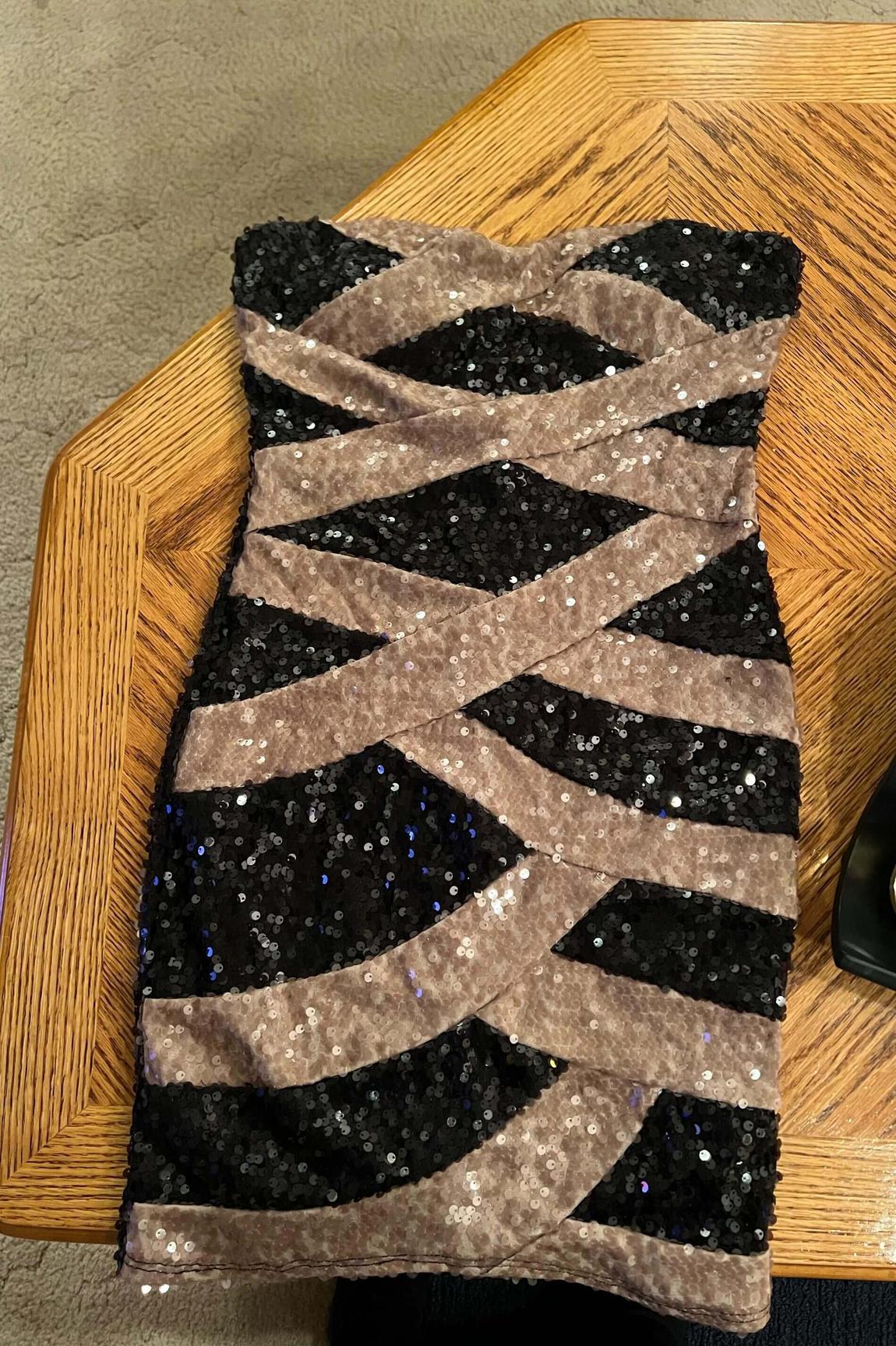 Size 10 Nightclub Strapless Sequined Black Cocktail Dress on Queenly