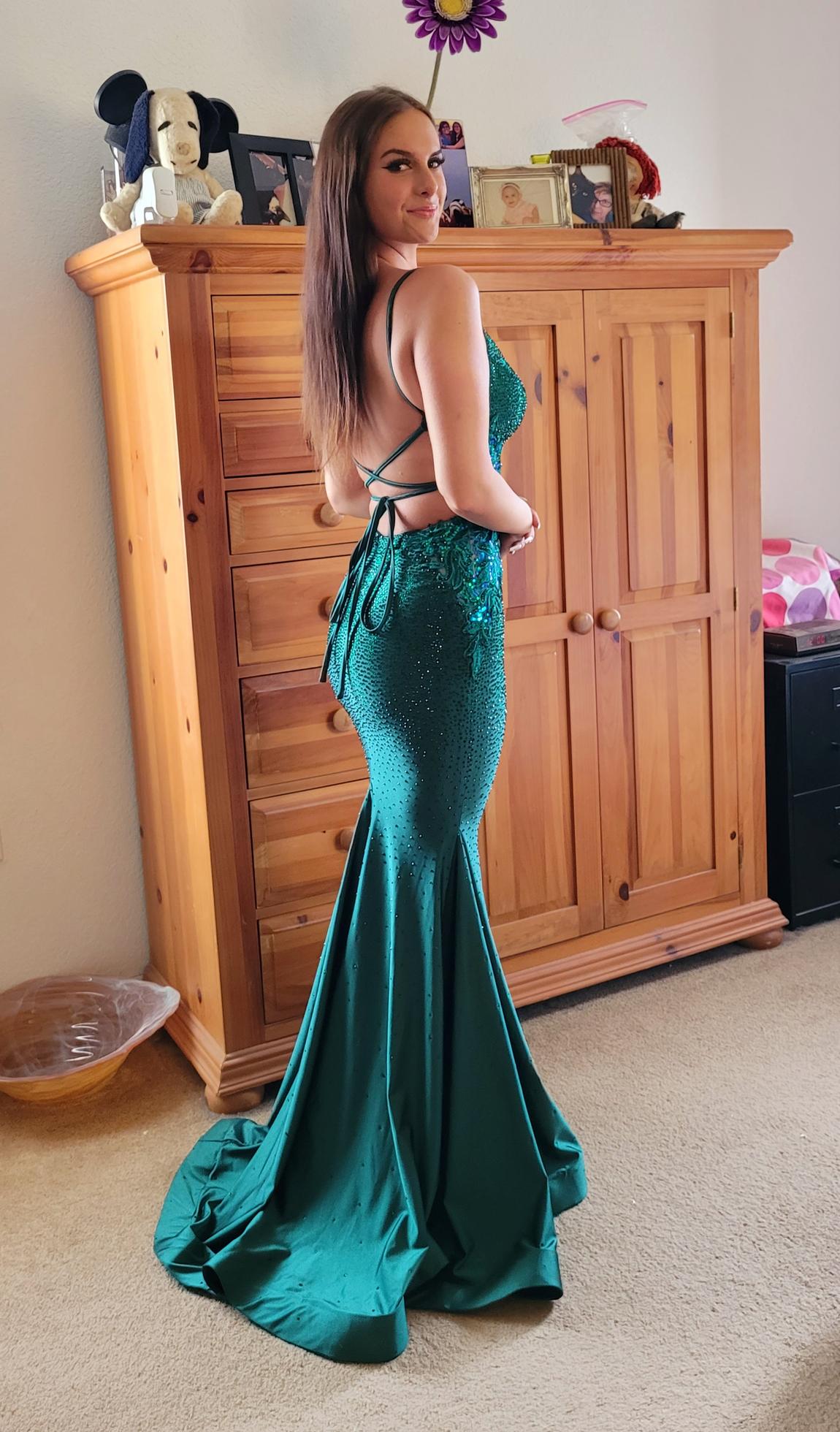Style EW121018 ellie wilde Size 0 Emerald Green Mermaid Dress on Queenly