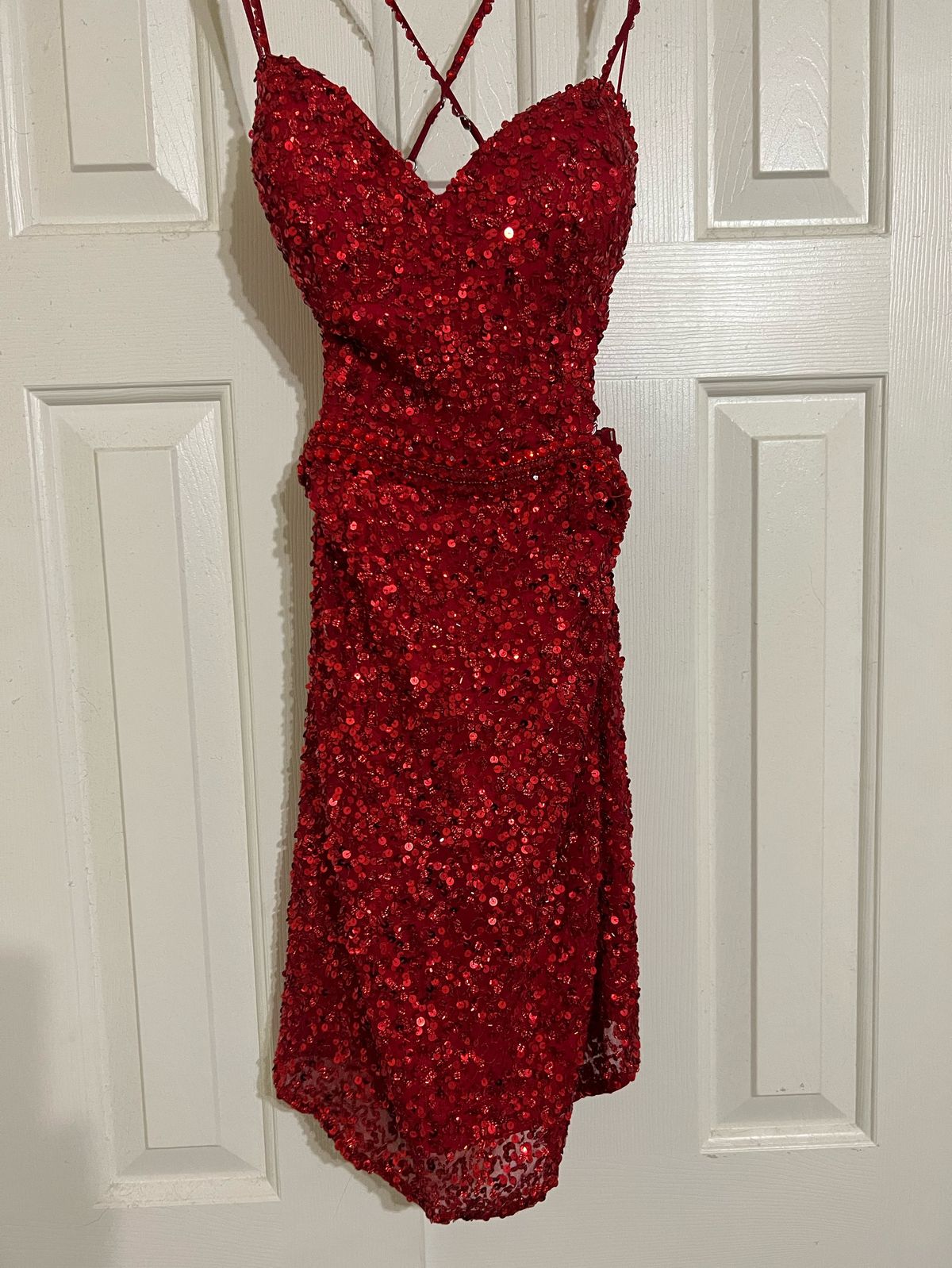 Size 2 Nightclub Sequined Red Cocktail Dress on Queenly