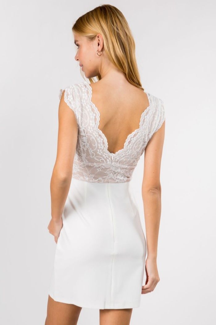 Style EKD2424 Fanco Size 10 Lace White Cocktail Dress on Queenly