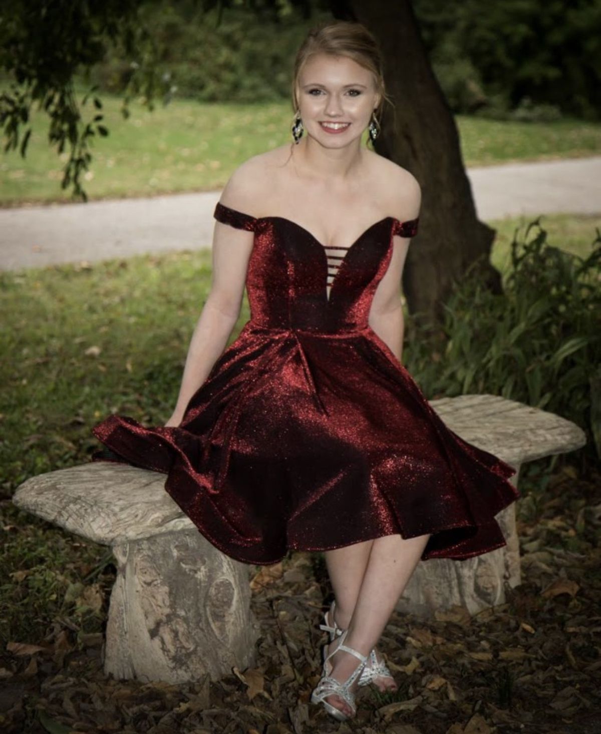 Size 2 Homecoming Off The Shoulder Velvet Burgundy Red Cocktail Dress on Queenly