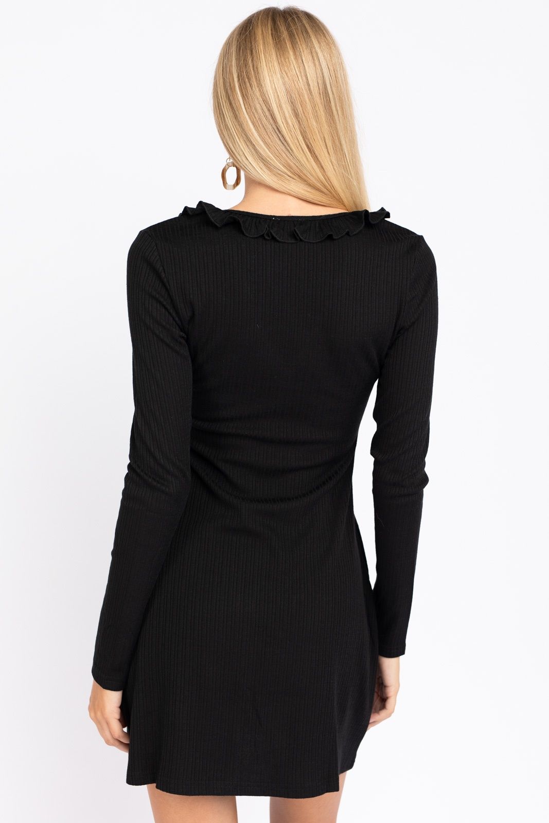 Style SD4972 Le Lis Size 2 Long Sleeve Black Cocktail Dress on Queenly