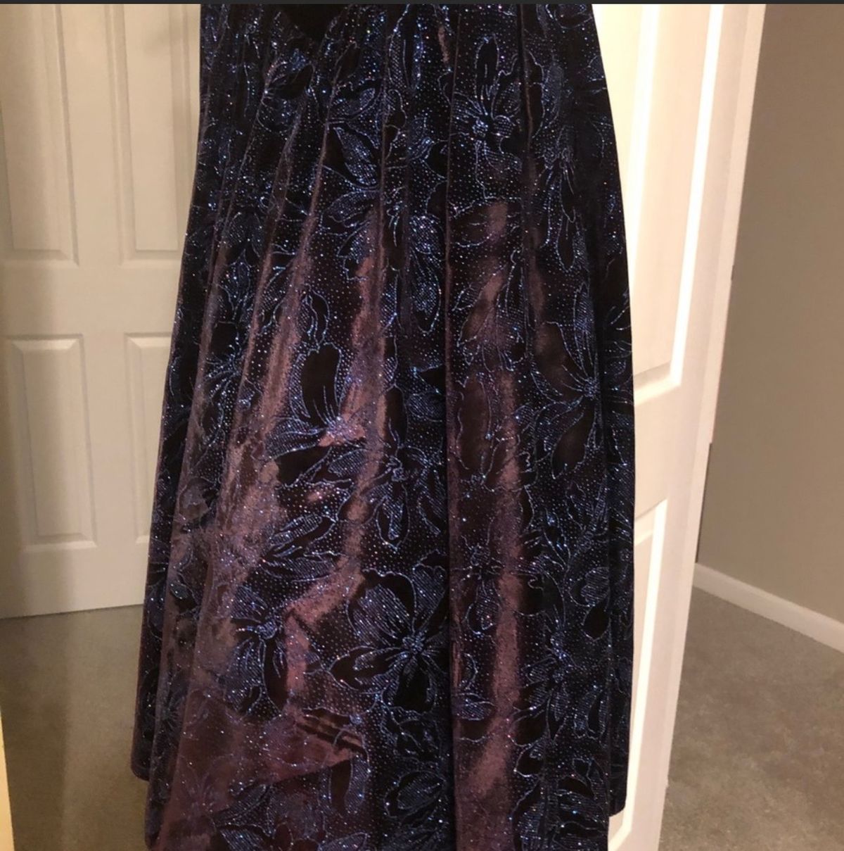 Jessica McClintock Size 10 Prom Velvet Blue Ball Gown on Queenly