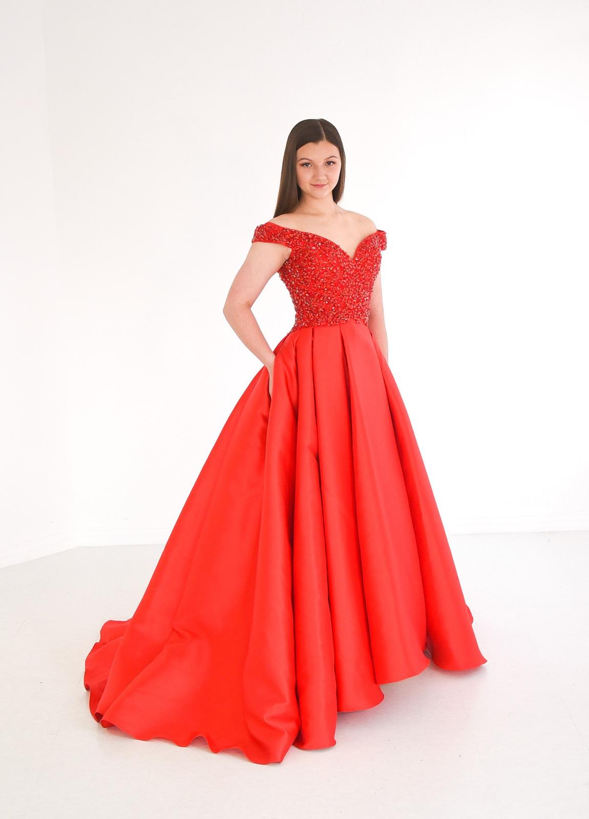Mac Duggal Size 6 Prom Off The Shoulder Red Ball Gown on Queenly