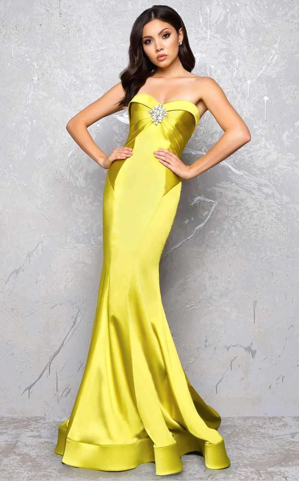 Mac Duggal Size 8 Strapless Yellow Mermaid Dress on Queenly